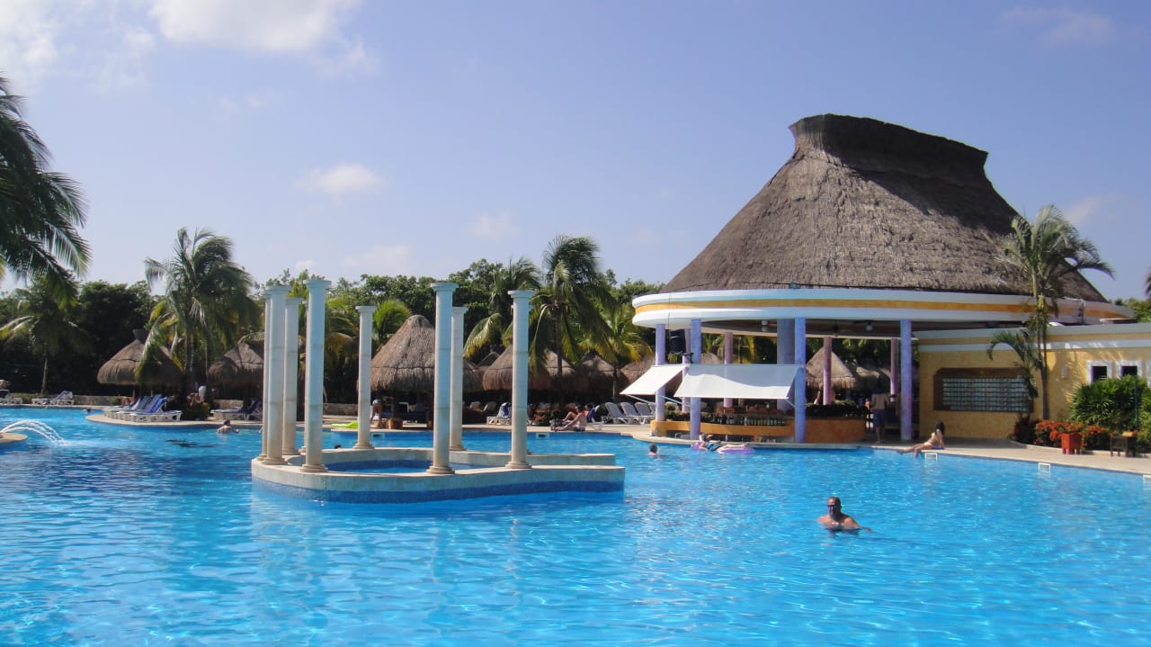 Poolbar Iberostar Waves Paraiso Beach