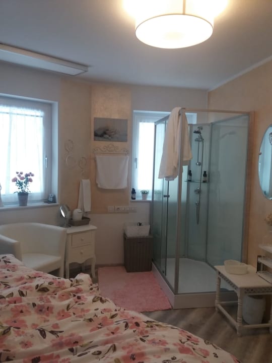 Zimmer Ferienwohnungen Amethyst und Rosenquarz