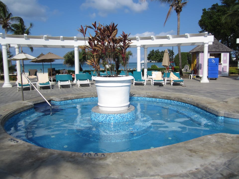 Poolanlage Hotel Riu Palace Tropical Bay