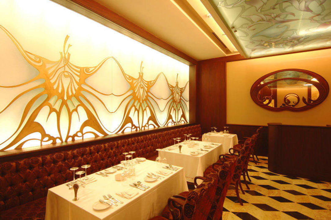 Restaurant Gloria Serenity Resort