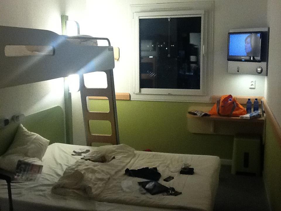 Bett B&B HOTEL Köln-Marsdorf