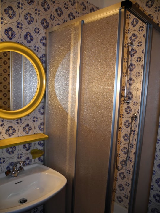Bad - Dusche Hotel Miralago