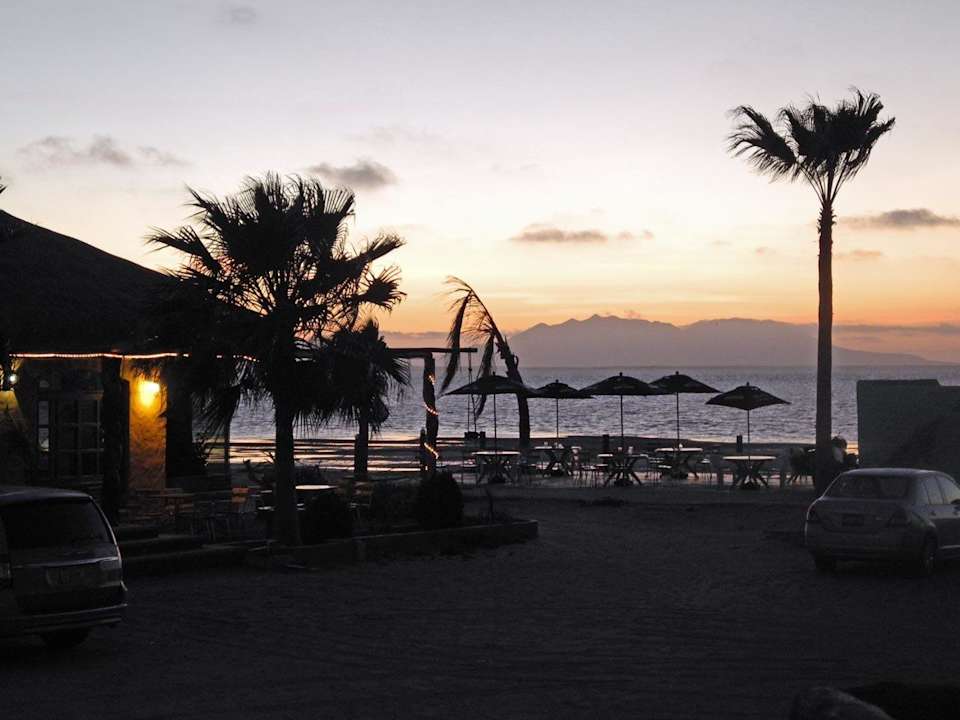 Blick vom Bungalow aufs Meer bei Sonnenuntergang Hotel Villas Mar y Arena