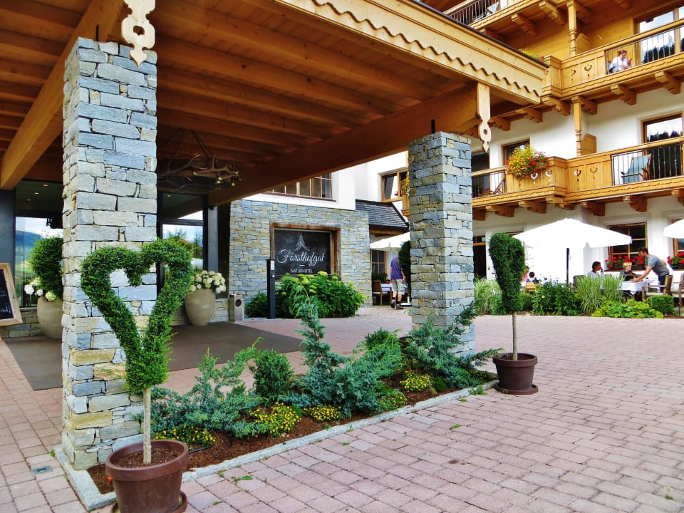 Schon die Anreise ist wunderschön! Naturhotel Forsthofgut