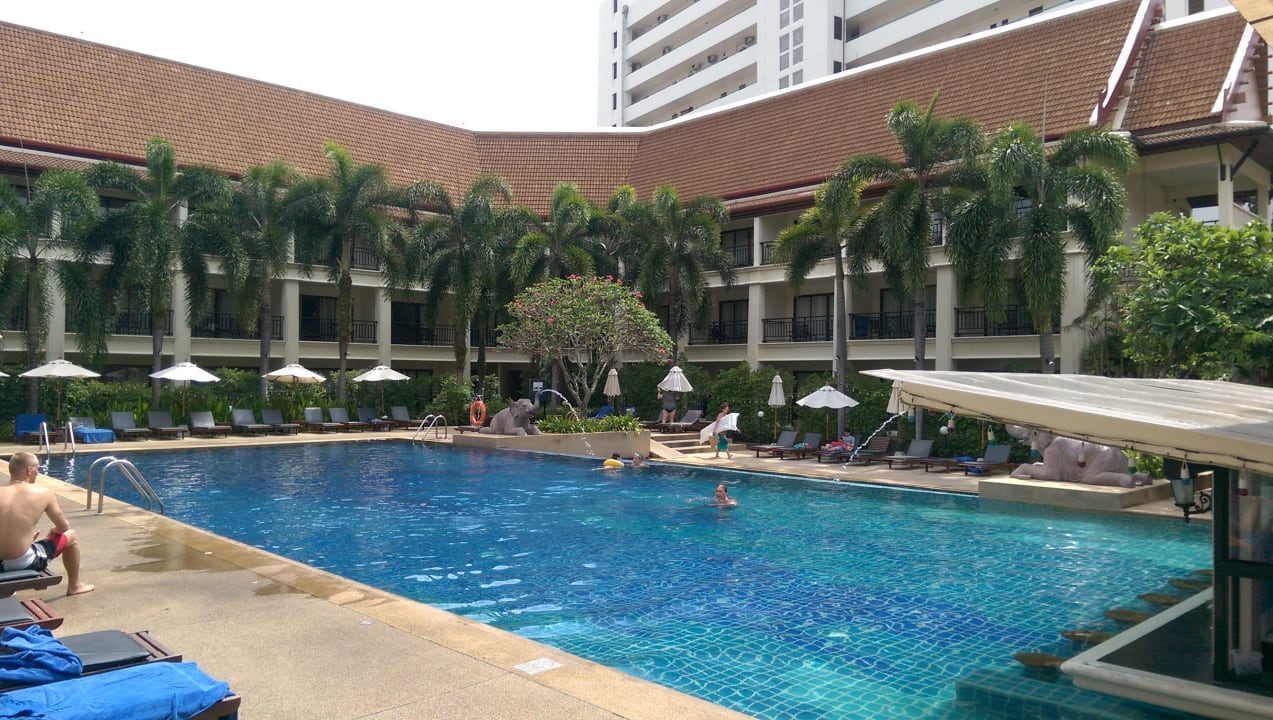 Pool Deevana Patong Resort & Spa