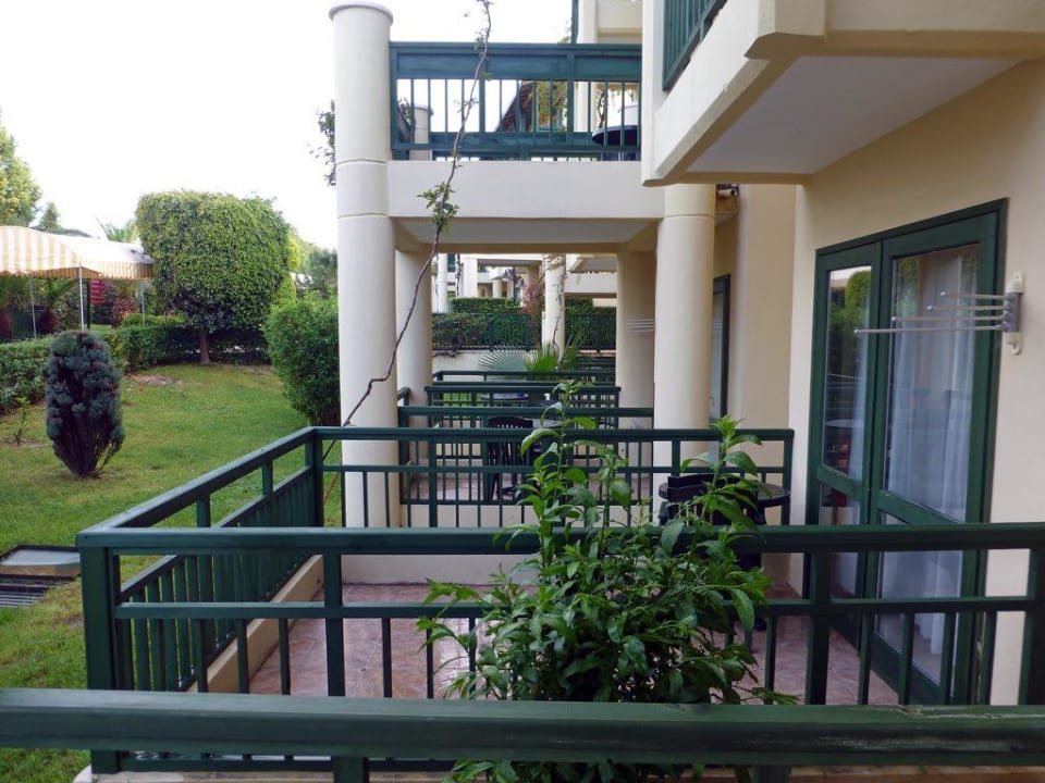 Balkon und Nachbarbalkone Oz Hotels Incekum Beach