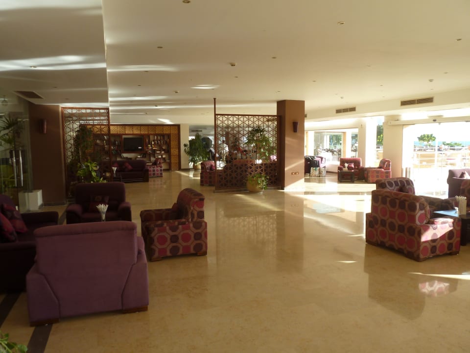 Lobby Three Corners Equinox Beach Resort