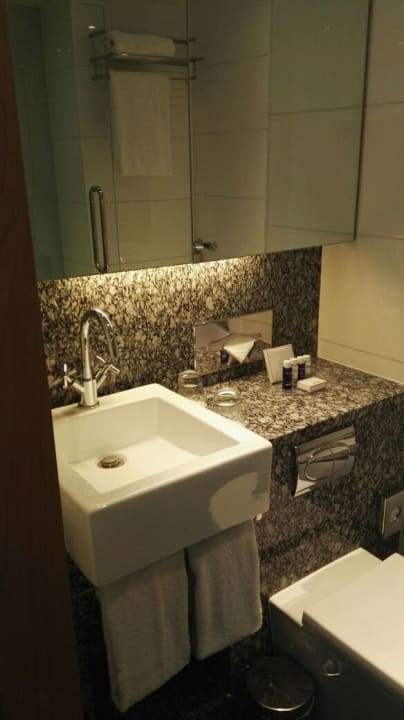 Zimmer Park Plaza County Hall London