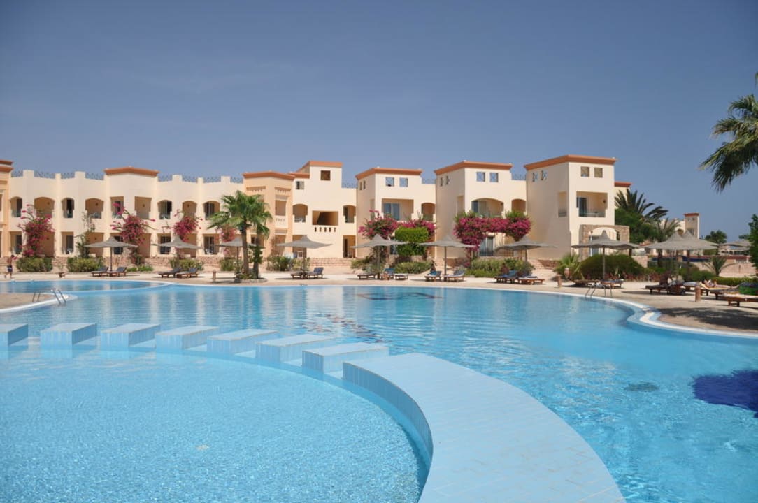 Widok z basenu Blue Reef Red Sea Resort
