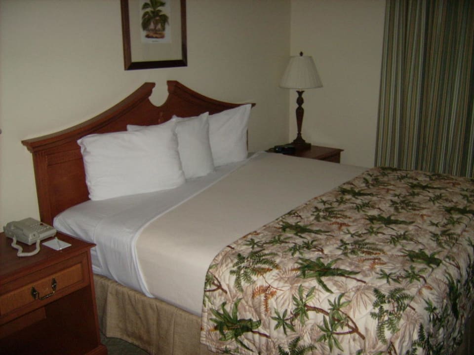 Kingsize Bed Tahiti All-Suite Resort