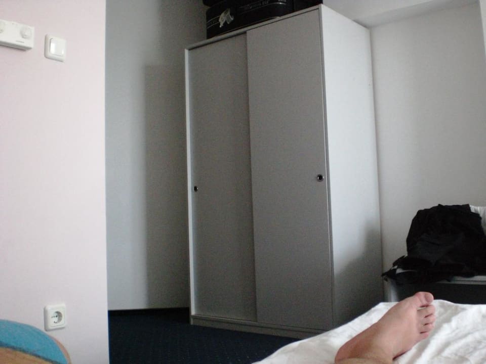 Schrank Hotel Sineva Beach