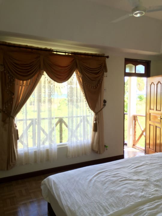 Eines der zwei Zimmer mit Meerblick und privatem Balkon Shamar Guesthouse & Dive