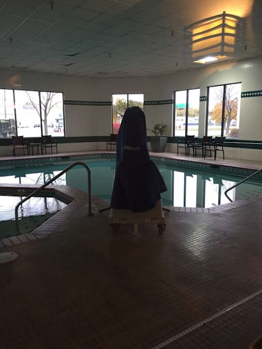 Pool Best Western Plus CottonTree Inn