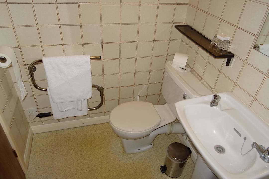 Kleines Bad mit Wanne The Wessex Hotel