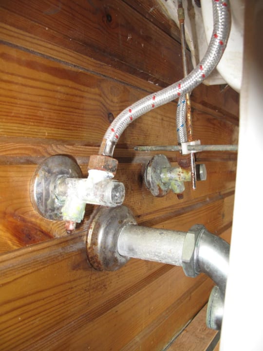 Alte Armaturen im Bad Komandoo Island Resort & Spa - Adults only