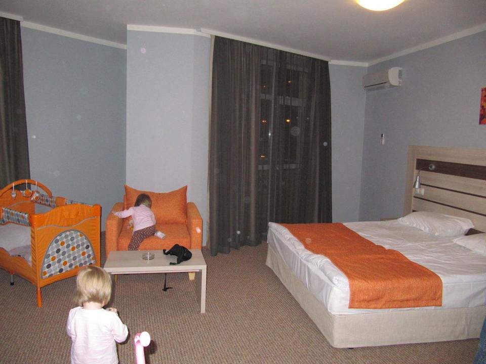 Geräumiges Familienzimmer Blue Orange Beach Resort