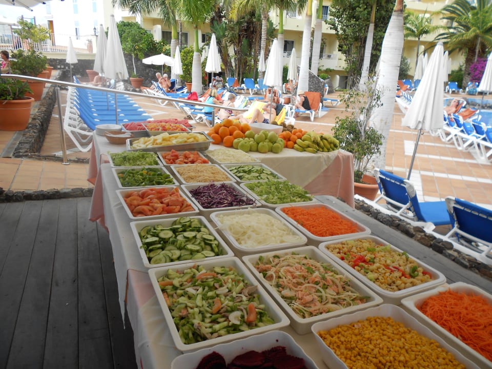 Buffet am Pool R2 BUGANVILLA Hotel & Spa