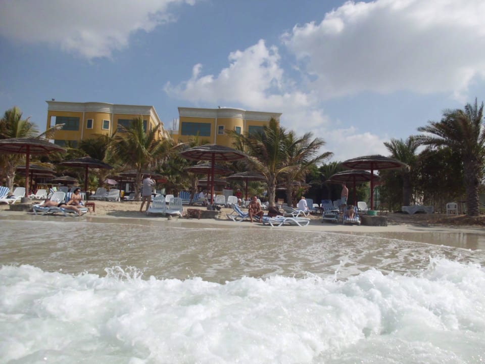 Strand vom Schwesterhotel, Kostenloser Shuttelcervi Corniche Hotel Sharjah