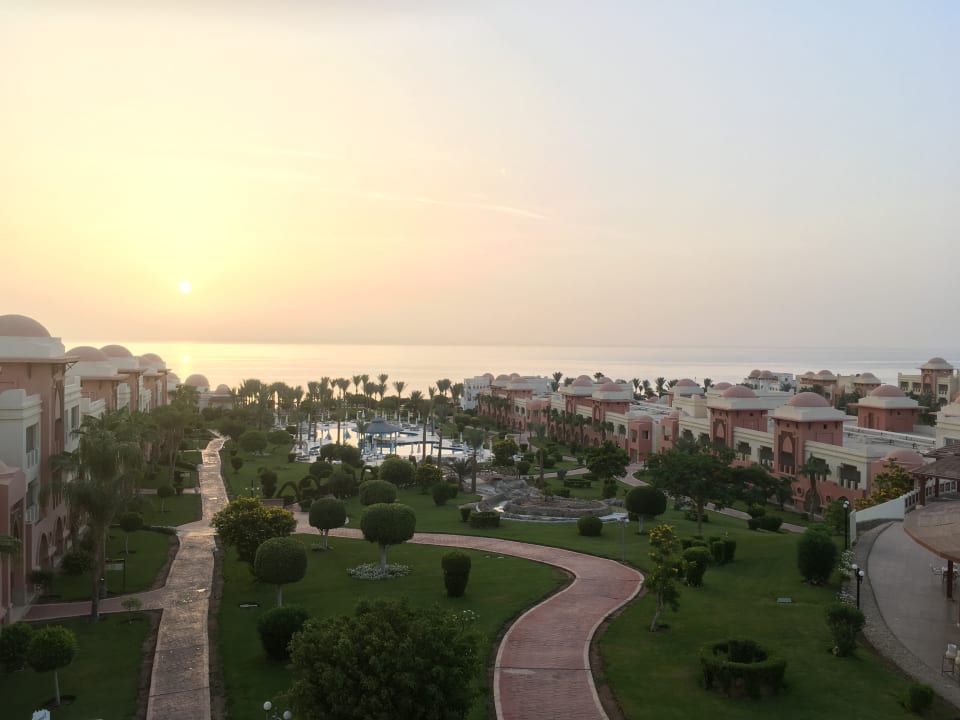 Sonnenaufgang vom Zimmer Serenity Alpha Beach