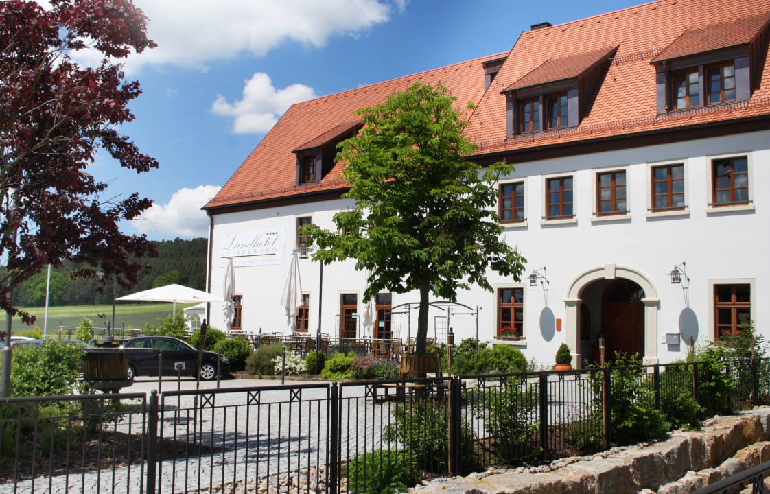 Außenansicht / Haupteingang Landhotel Geiselwind