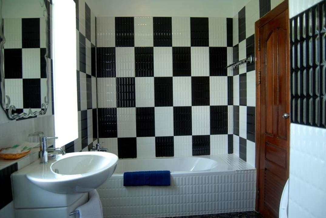 Deluxe Bathroom Asanak D'Angkor Boutique Hotel