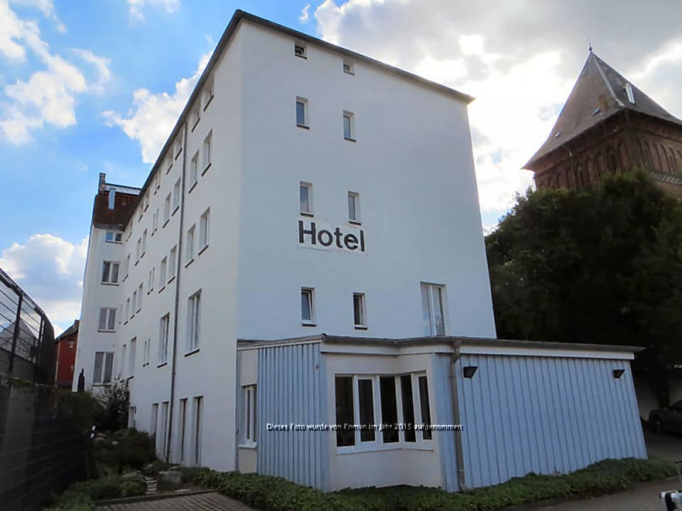 Blick vom hoteleigenen Parkplatz auf das Hotel Ringhotel Altstadt