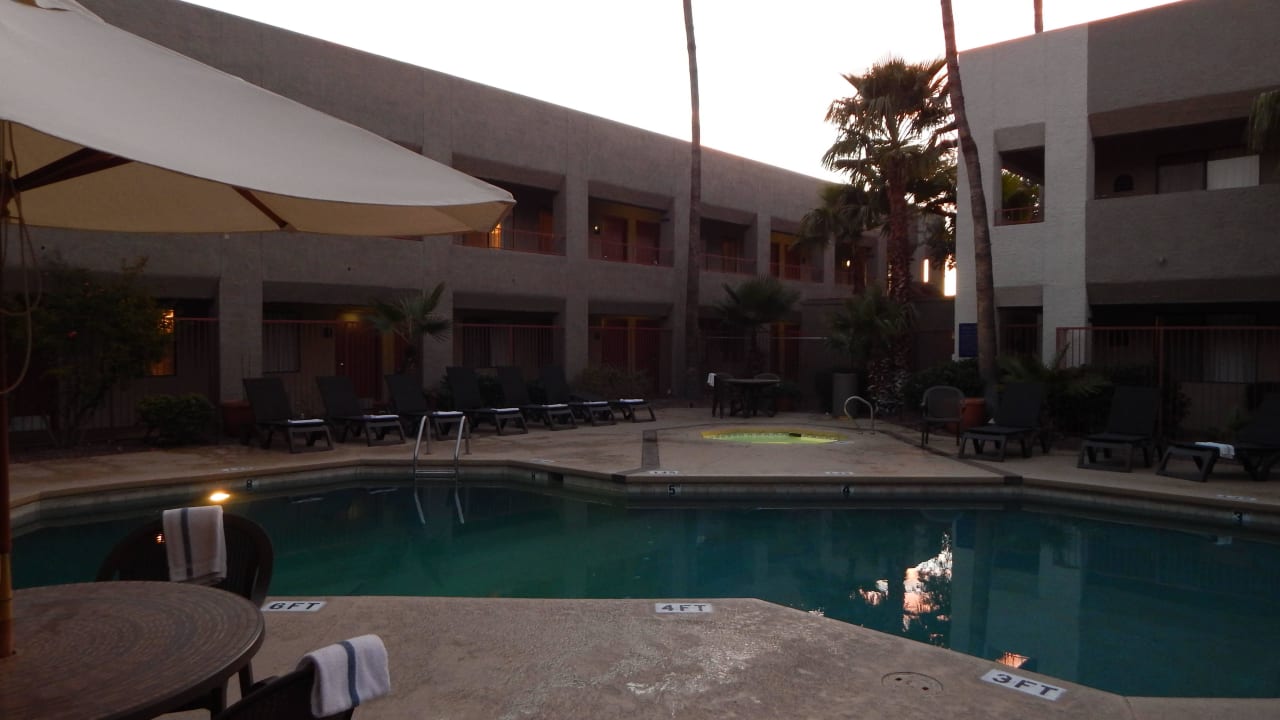 Pool Best Western Plus Hotel Inn Suites Tucson Foothills