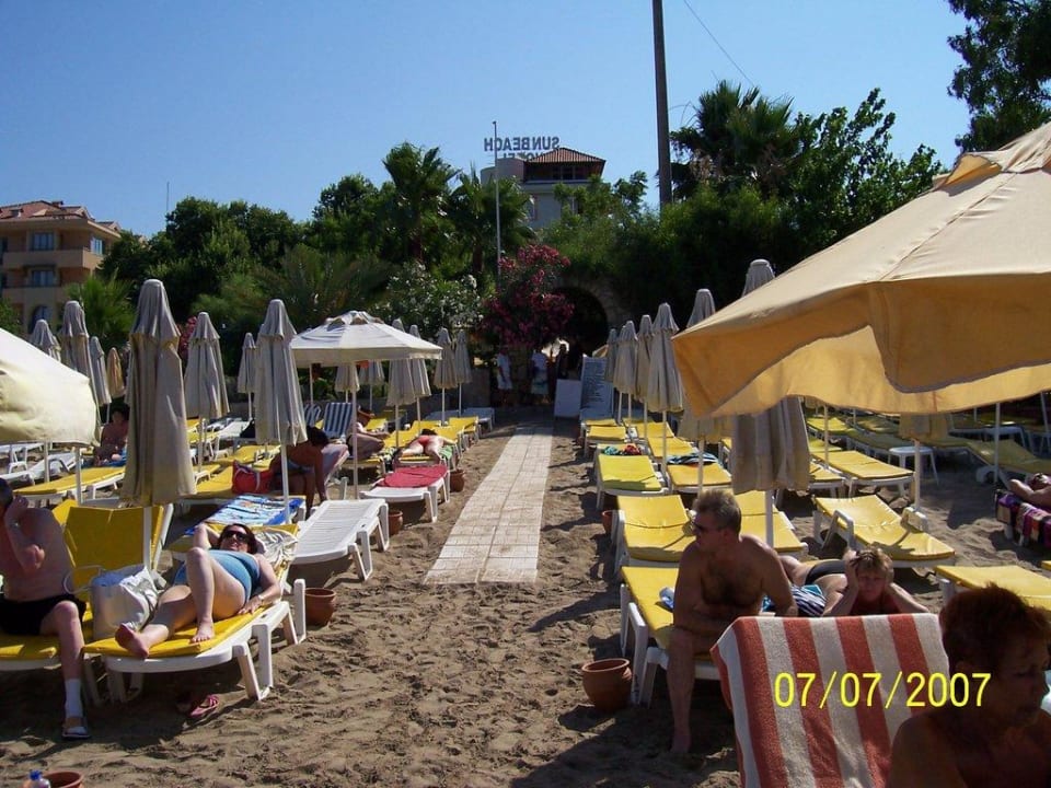 Blick auf das Hotel Side Bay Hotel