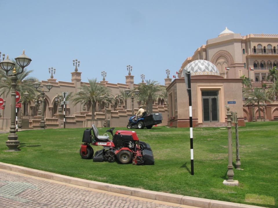 Rasenpflege Emirates Palace Mandarin Oriental