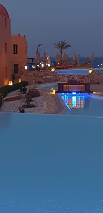 Pool Rohanou Beach Resort