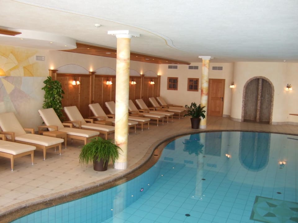 Innenbereich Pool Hotel Alpen Tesitin
