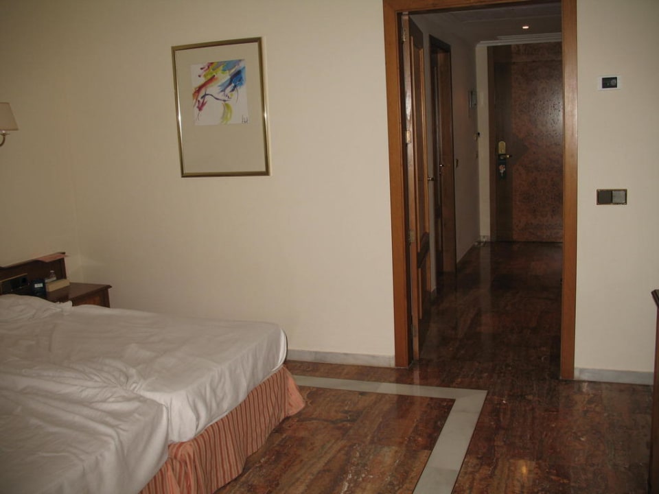 Zimmer mit Flur Hotel Serrano Palace