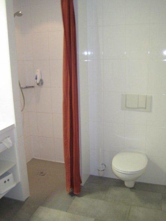 Bad und WC All In Red Thermenhotel