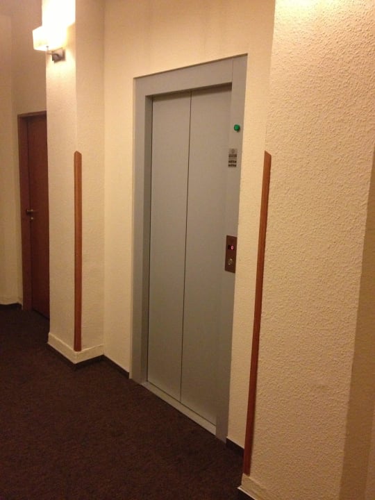 New lift Hotel Merkur