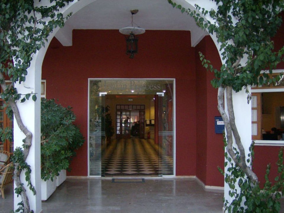 Eingang Hotel Ionian Princess & Thinalos