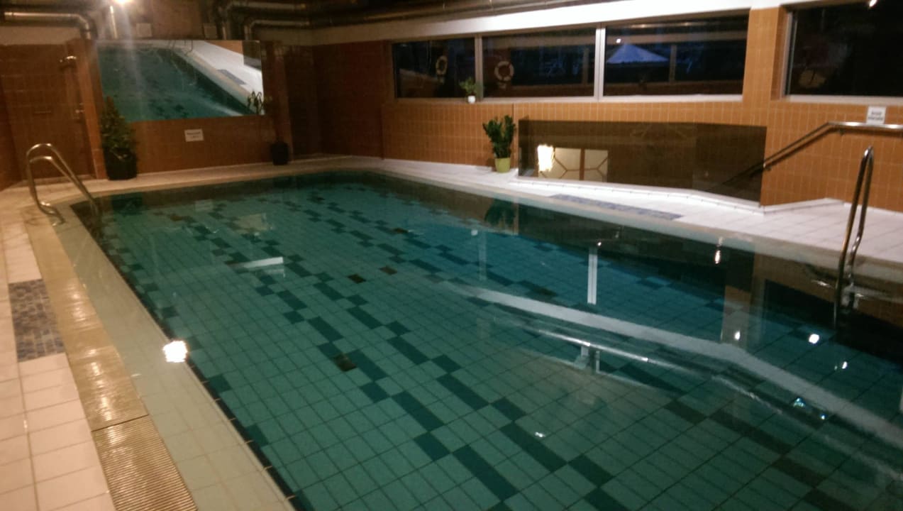 Morgens um 07:00 h HYPERION Hotel Garmisch-Partenkirchen