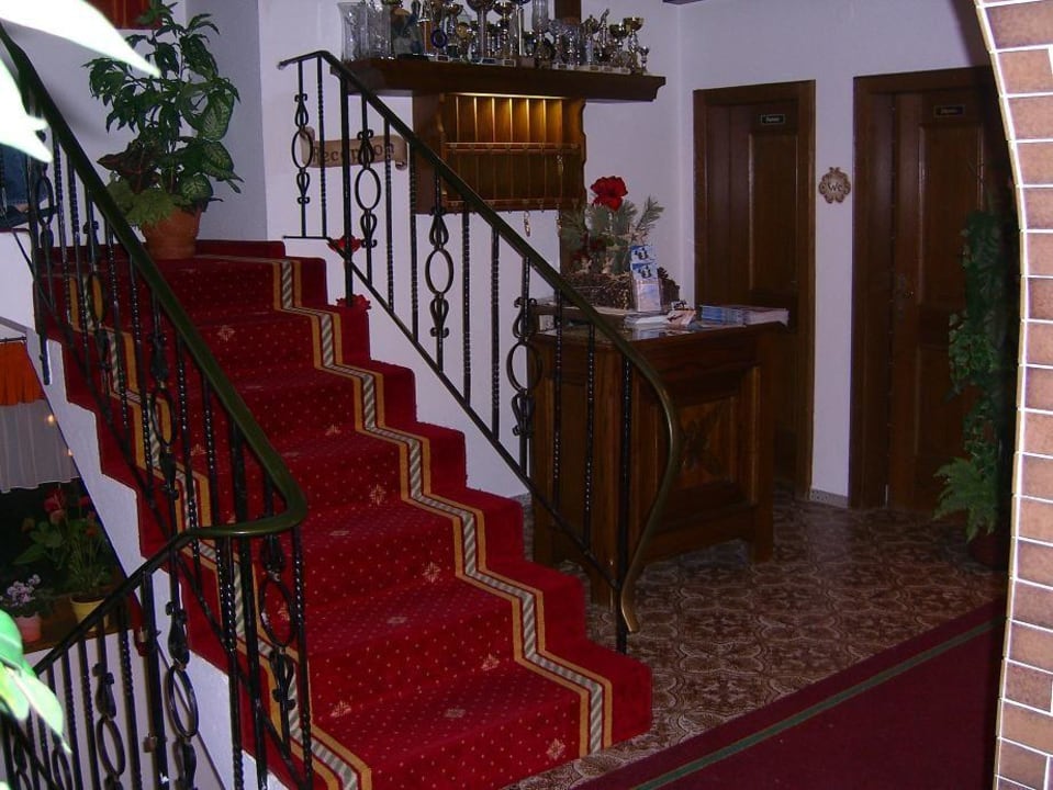 Rezeption im Erdgeschoss Alpenpension Pfurtscheller