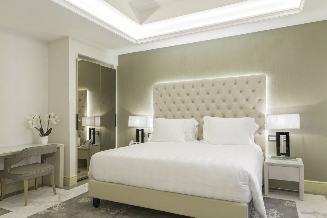 Zimmer Aleph Rome Hotel, Curio Collection by Hilton