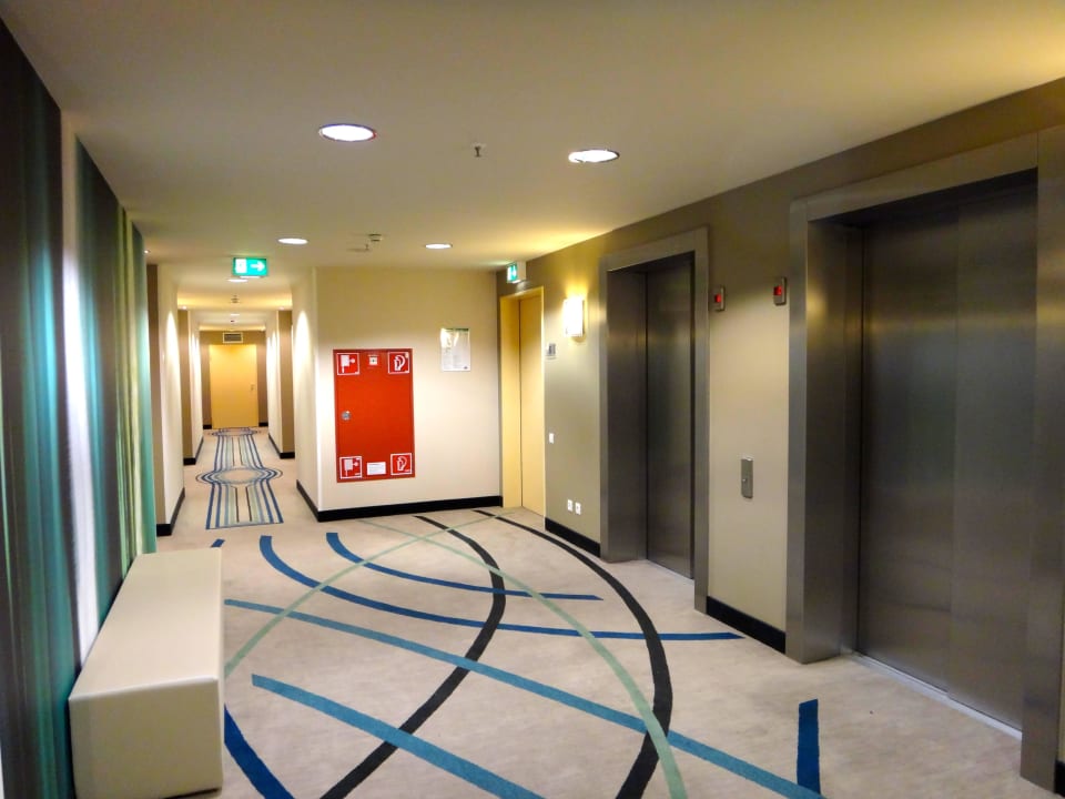 2 Aufzüge Courtyard by Marriott Munich City Center