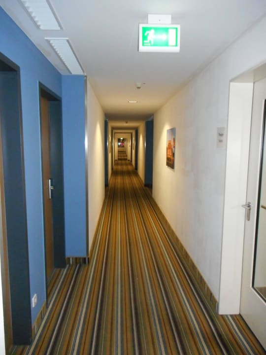 Flur Premier Inn Essen City Limbecker Platz