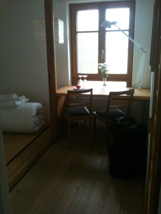 Tisch mit Stühlen Schiff Hotel