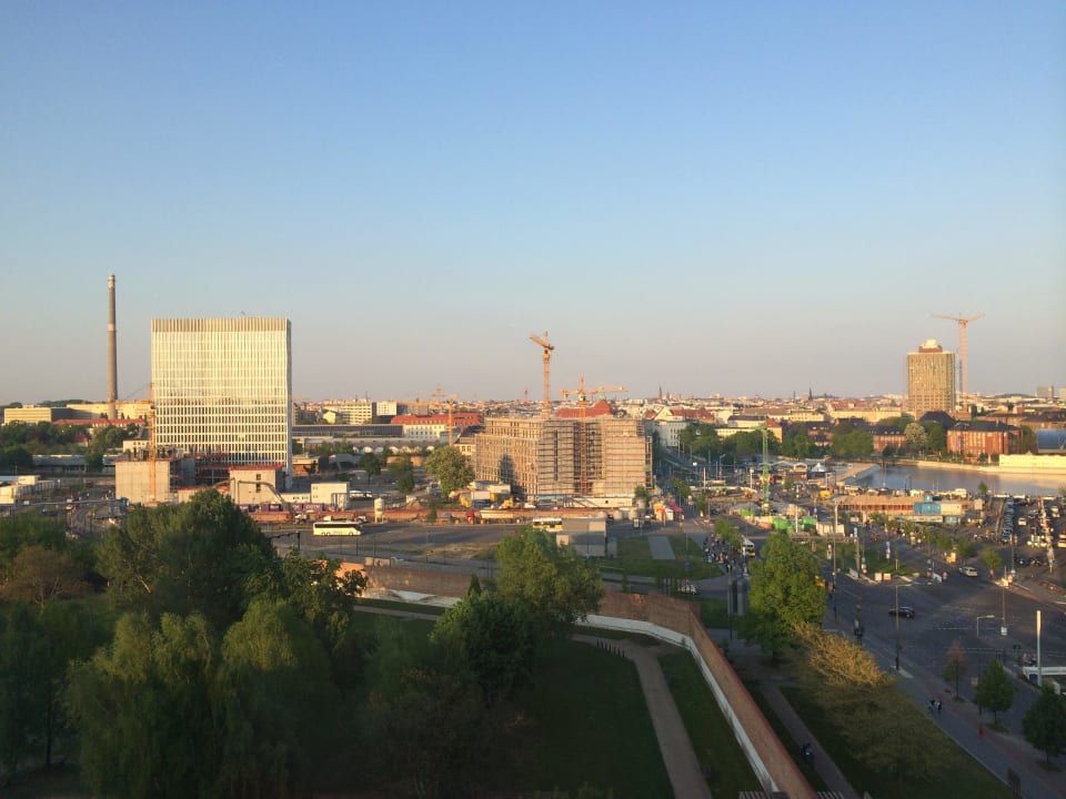 Вид из окна Motel One Berlin-Hauptbahnhof