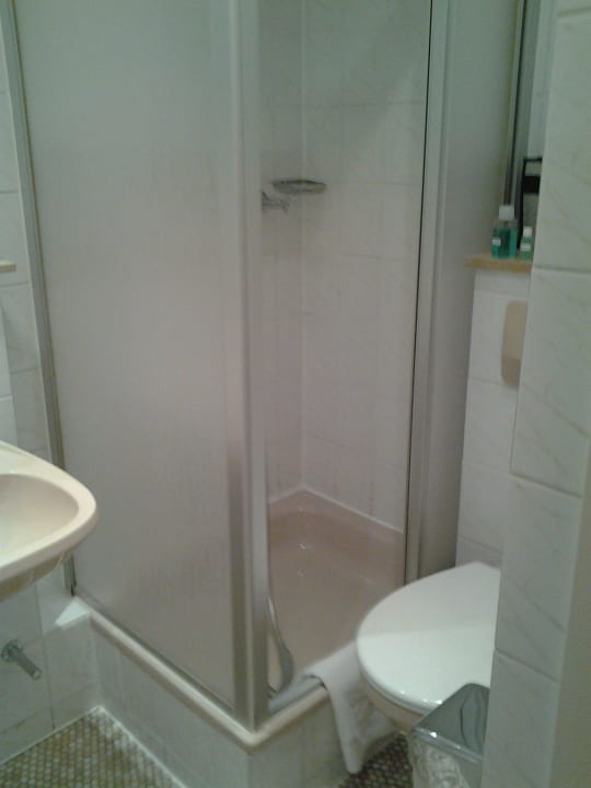 Bad mit Einsteig zur Dusche Boutique 003 Köln am DOM, Trademark Collection by Wyndham