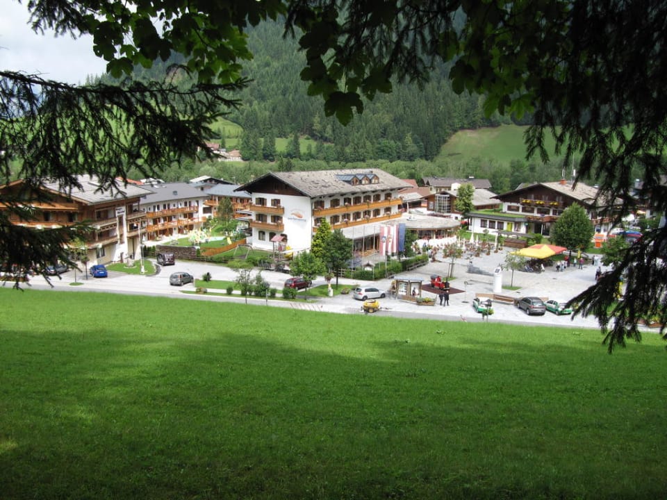 Blick auf das Family Resort Wenghof Gut Wenghof - Family Resort