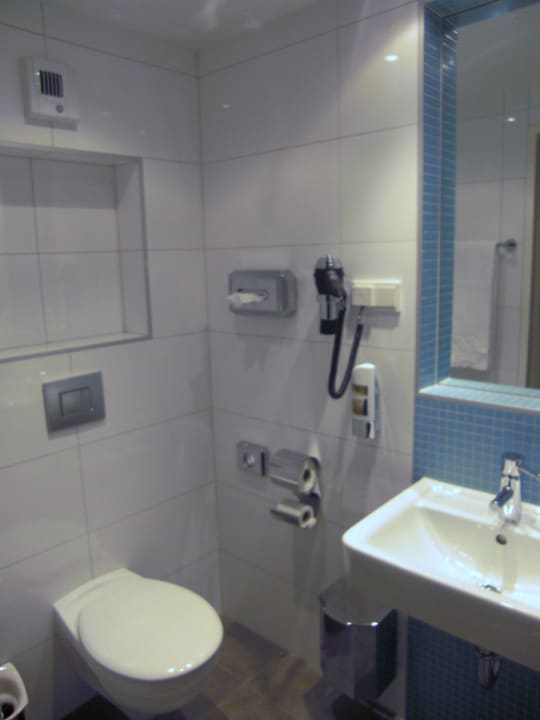 Badezimmer  MEININGER Hotel Wien Downtown Franz