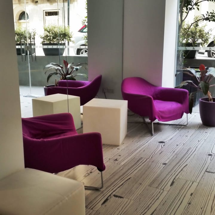 Sitzecke Days Inn Hotel & Residence