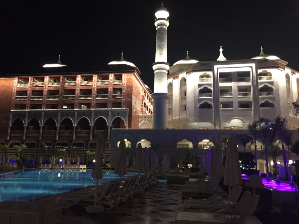 Außenansicht Royal Taj Mahal Hotel