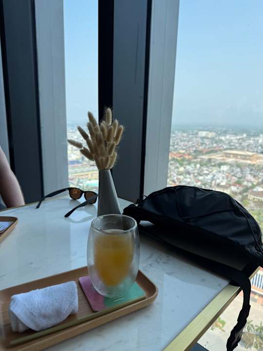 Lobby Melia Vinpearl Hue