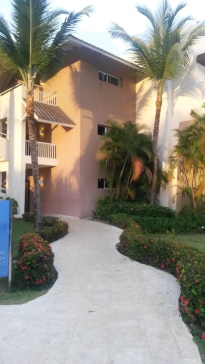 Eingang zu einem der Unterkunftsgebäude Royalton Splash Punta Cana