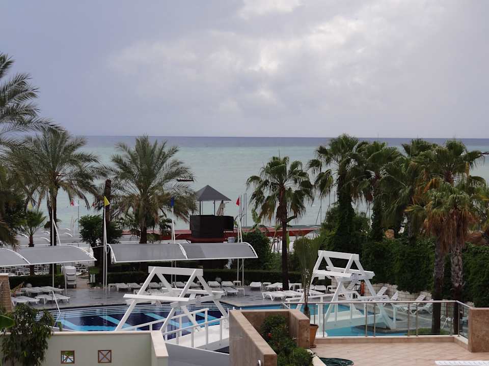 Poolansicht von oben Sealife Buket Resort & Beach